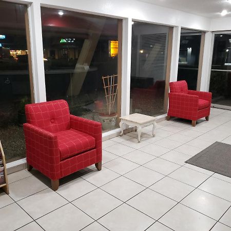 רדינג Shasta Lodge מראה חיצוני תמונה