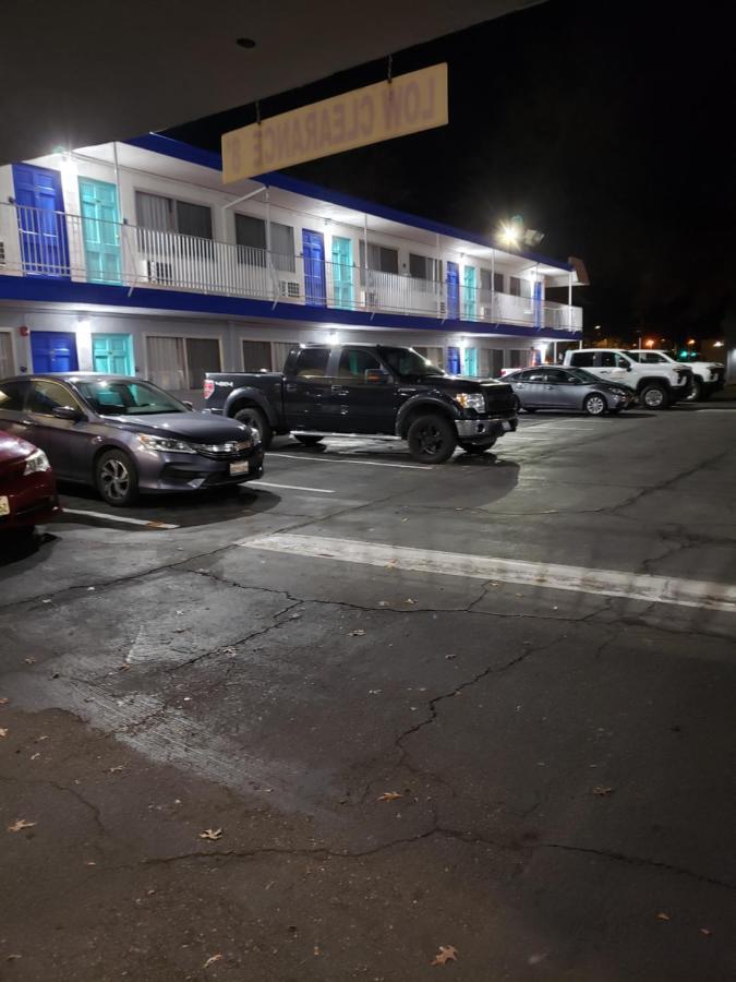 רדינג Shasta Lodge מראה חיצוני תמונה