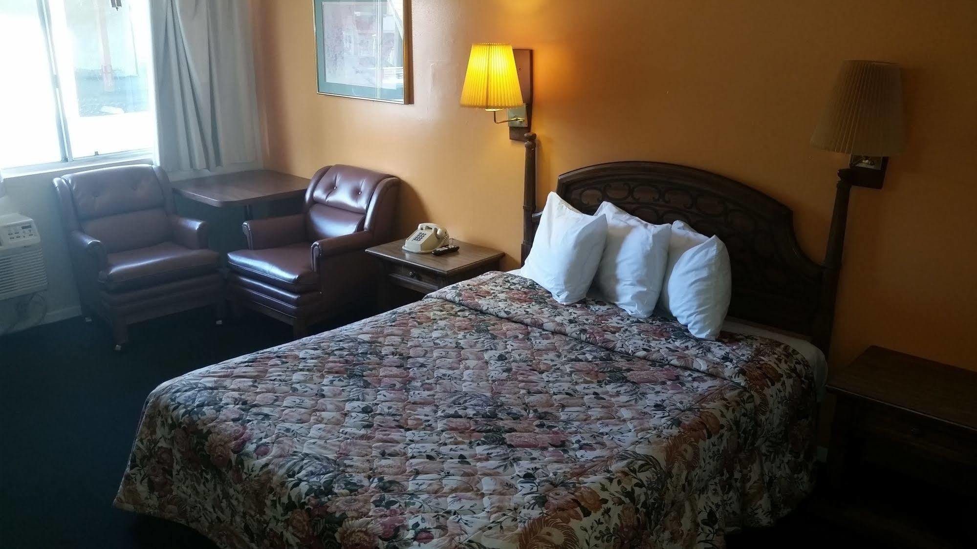 רדינג Shasta Lodge מראה חיצוני תמונה